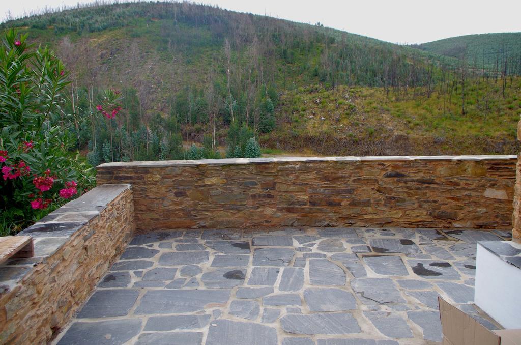 Casas Do Sinhel Guest House Cha de Alvares Bagian luar foto