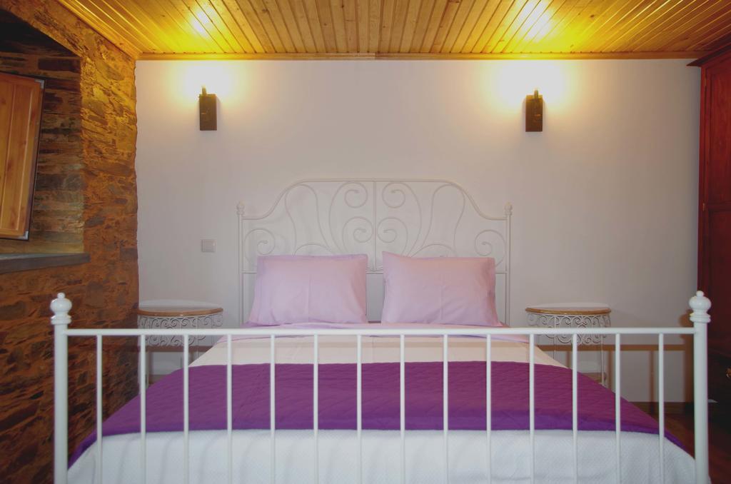 Casas Do Sinhel Guest House Cha de Alvares Bagian luar foto