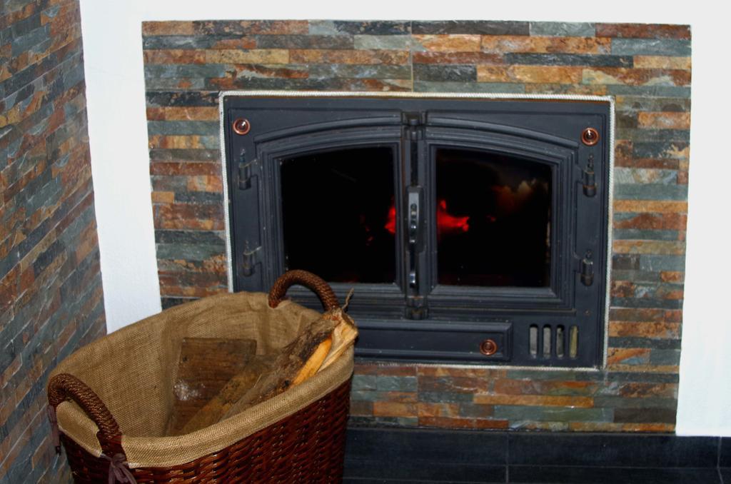 Casas Do Sinhel Guest House Cha de Alvares Bagian luar foto